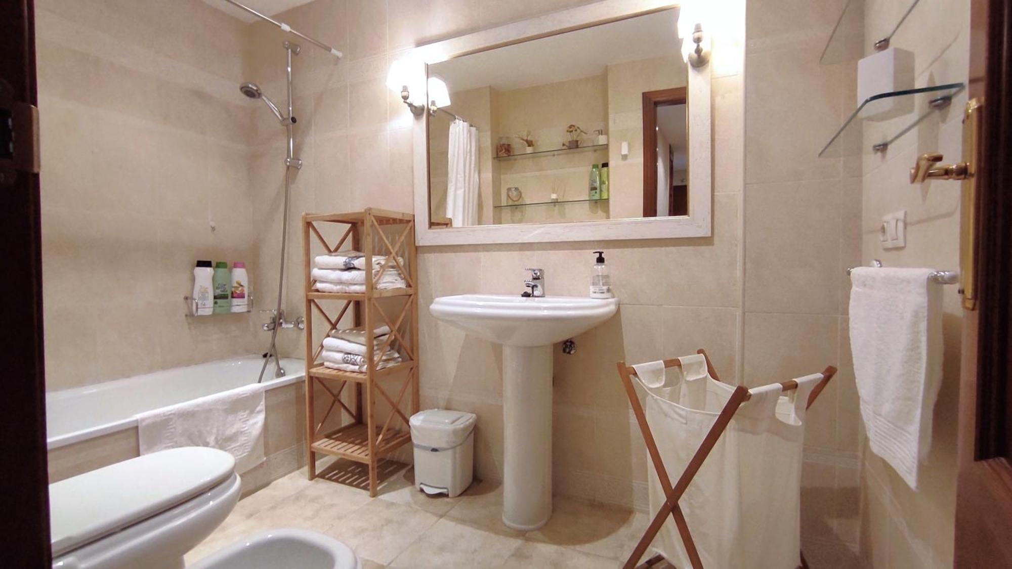 Rias Baixas En Ribeira Piso Centrico Con Parking Y Wifi Apartment Exterior photo